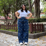 29" Inseam Jeans - Medium Wash with Daisies